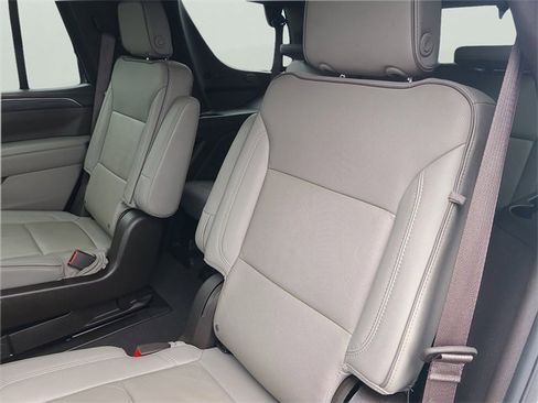 Used 2024 GMC Yukon SLT image 16