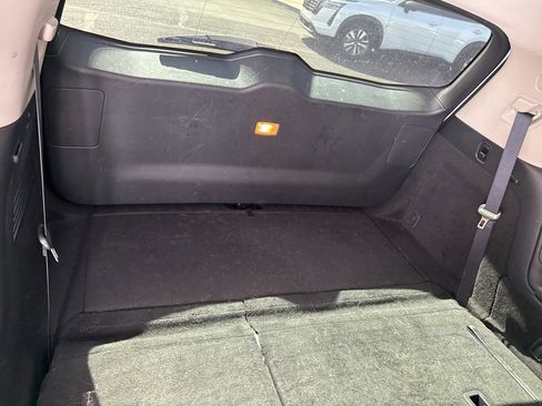 Used 2023 Nissan Pathfinder SV w/ Black Appearance Package image 7