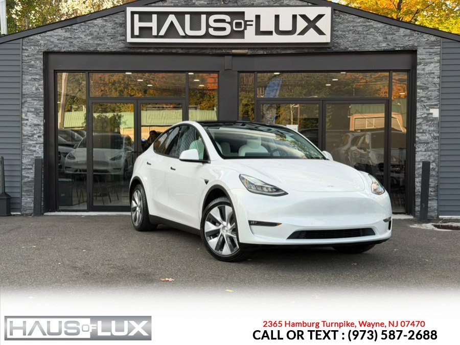 Used 2022 Tesla Model Y Long Range AWD/4WD image 1