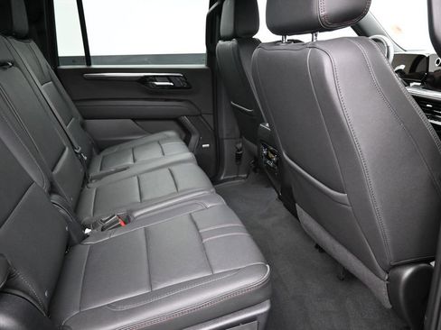 Used 2025 Chevrolet Suburban RST w/ Comfort Package AWD/4WD image 22