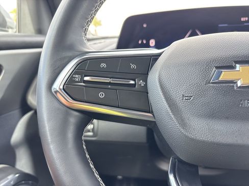 Used 2025 Chevrolet Traverse LT image 29