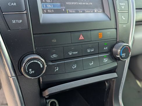 Used 2016 Toyota Camry LE FWD image 21
