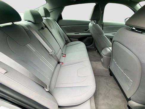Certified 2025 Hyundai Elantra SEL w/ Cargo Package FWD image 29