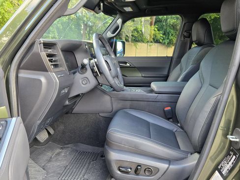 Used 2024 Lexus GX 550 AWD/4WD image 9