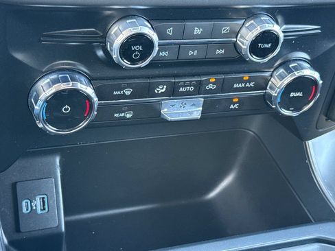 Used 2024 Ford F150 XLT w/ XLT Black Appearance Package AWD/4WD image 22