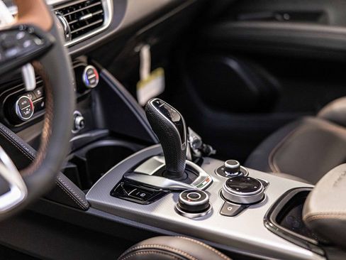 New 2025 Alfa Romeo Stelvio Sprint AWD/4WD image 23