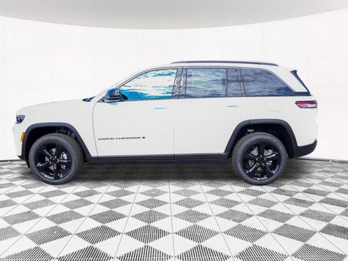 New 2026 Jeep Grand Cherokee Limited w/ Limited Altitude Package AWD/4WD image 9