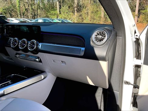 Used 2022 Mercedes-Benz GLB 250 image 18