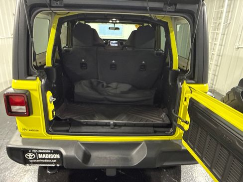 Used 2022 Jeep Wrangler Unlimited Sport AWD/4WD image 43