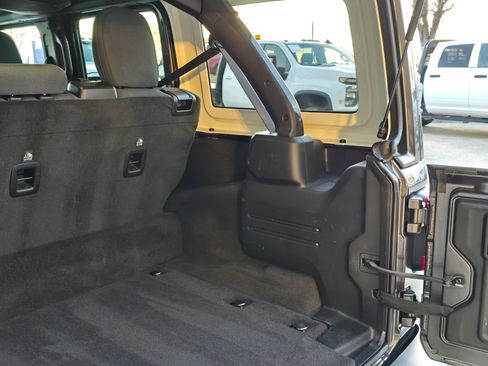 Used 2025 Jeep Wrangler Unlimited Sahara w/ Safety Group image 15