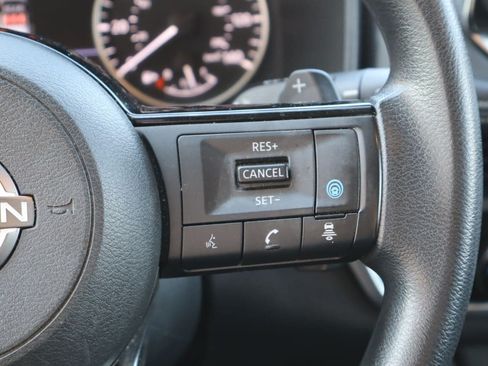 Used 2023 Nissan Rogue SV AWD/4WD image 13