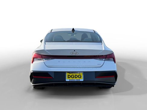 New 2026 Hyundai Elantra Limited image 4