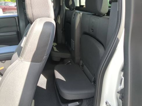 Used 2025 Nissan Frontier SV w/ SV Convenience Package AWD/4WD image 26