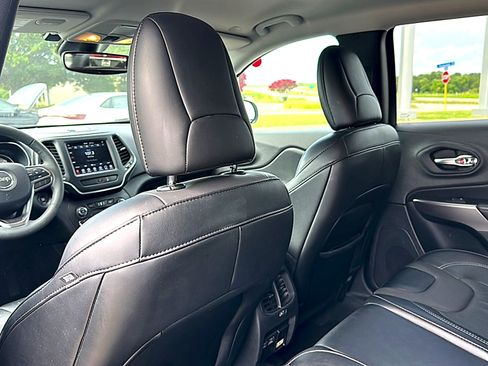 Used 2022 Jeep Cherokee Latitude Lux AWD/4WD image 17