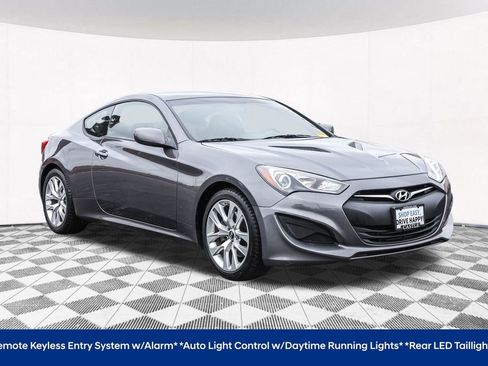 Used 2013 Hyundai Genesis 2.0T image 9