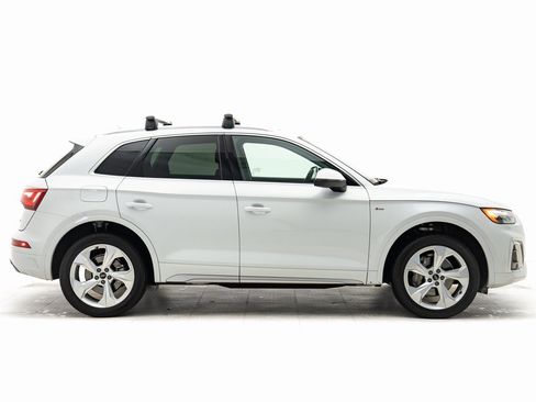 Certified 2025 Audi Q5 2.0T Premium Plus w/ Premium Plus Package image 2
