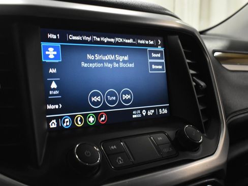 Used 2022 GMC Acadia SLE w/ Driver Convenience Package image 16