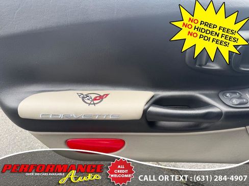 Used 2004 Chevrolet Corvette Coupe w/ Preferred Equipment Group RWD image 13