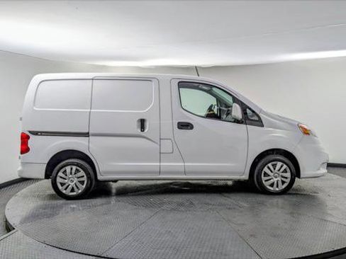Used 2020 Nissan NV200 SV image 9