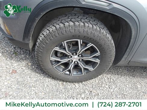 Used 2024 GMC Acadia AT4 AWD/4WD image 3