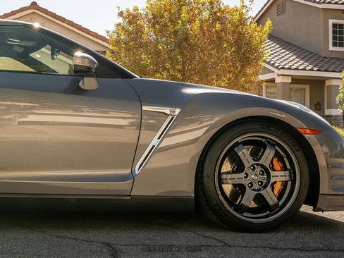 Used 2016 Nissan GT-R Black Edition AWD/4WD image 11