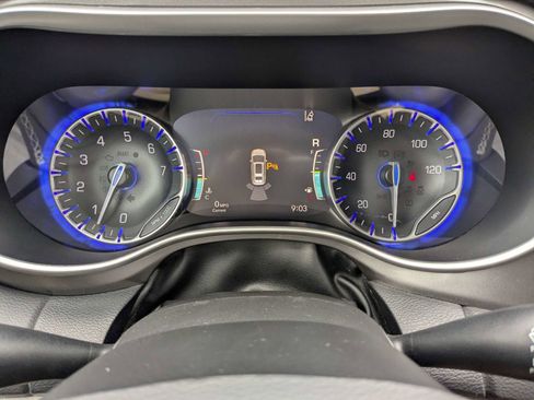Used 2024 Chrysler Pacifica Touring-L FWD image 31
