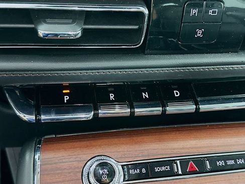 Certified 2023 Lincoln Aviator Reserve w/ Elements Package Plus AWD/4WD image 20