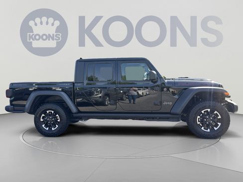 Used 2026 Jeep Gladiator Rubicon AWD/4WD image 8