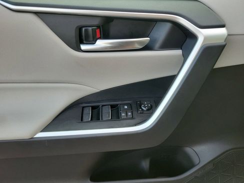 Used 2023 Toyota RAV4 XLE image 15