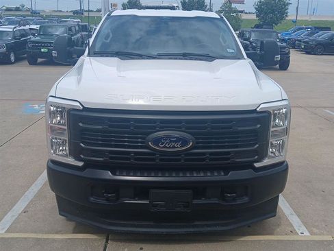 Used 2024 Ford F250 XL AWD/4WD image 6