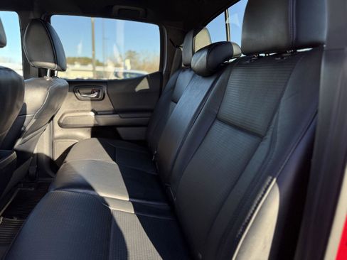 Used 2021 Toyota Tacoma TRD Off-Road w/ TRD Premium Off Road Package image 13