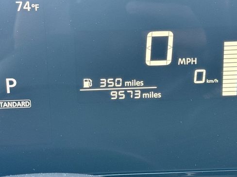 Used 2025 Nissan Kicks SV image 12