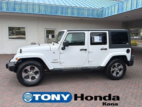 Used 2016 Jeep Wrangler Unlimited Sahara w/ Connectivity Group AWD/4WD image 1
