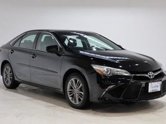 Used 2016 Toyota Camry SE w/ Moonroof Package FWD video 1