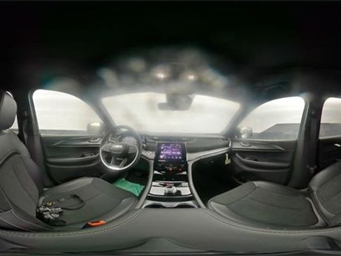 New 2025 Jeep Grand Cherokee L Altitude image 29