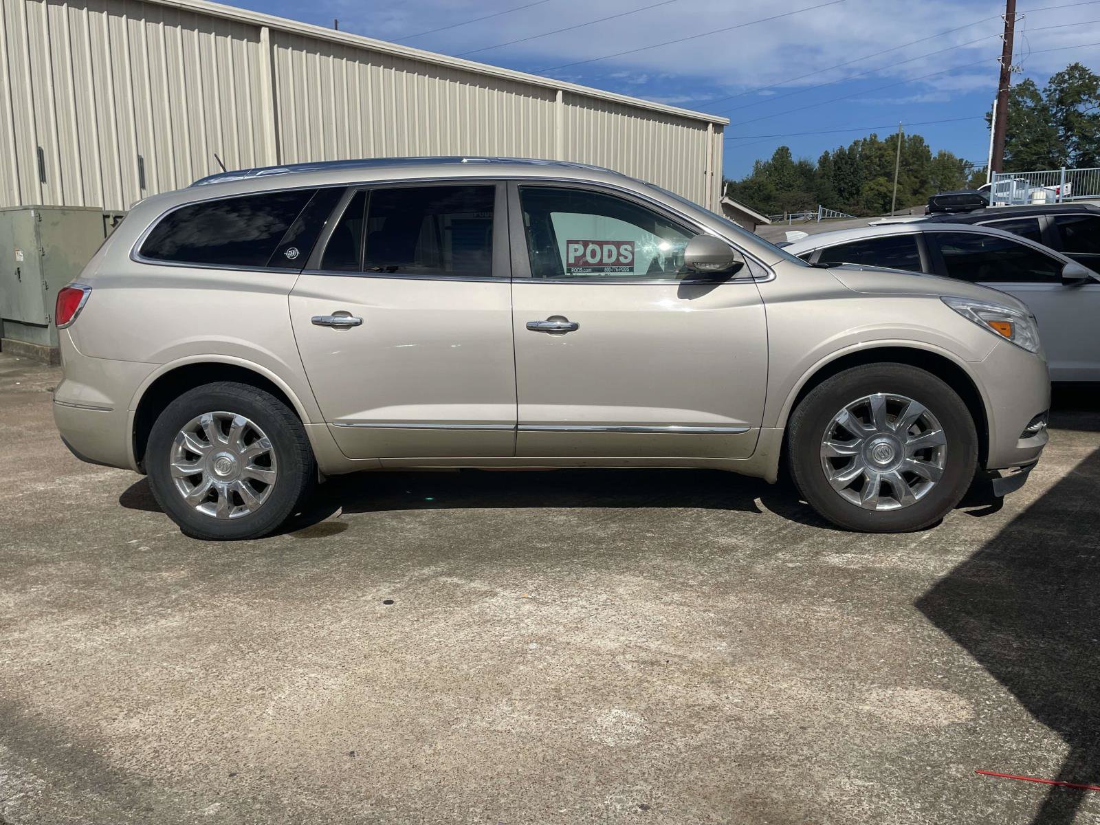 Used 2017 Buick Enclave Premium FWD image 2