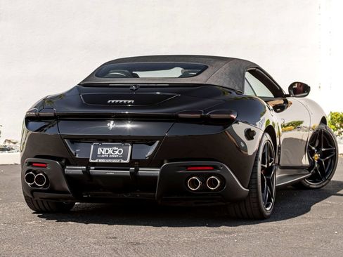 Used 2024 Ferrari Roma Spider RWD image 7