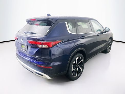 Used 2024 Mitsubishi Outlander SE image 9