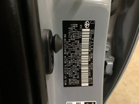 Used 2021 Toyota Corolla SE w/ Carpet Mat Package (TMS) image 34