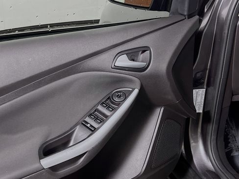 Used 2014 Ford Focus SE w/ Equipment Group 201A image 17