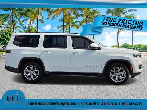 Used 2022 Jeep Wagoneer Series II RWD image 2