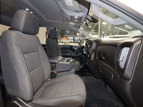 Used 2020 Chevrolet Silverado 1500 Custom w/ Custom Value Package image 16