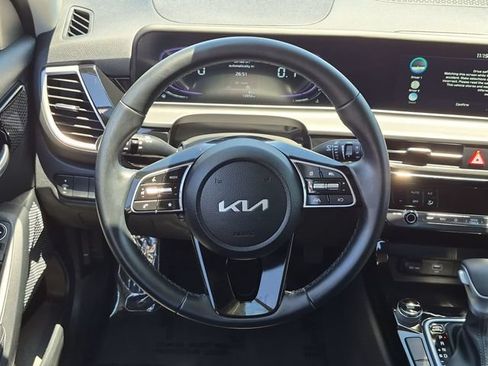 Certified 2025 Kia Seltos S FWD image 17