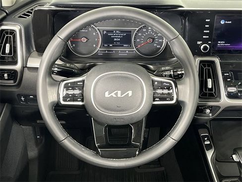 Certified 2022 Kia Sorento S w/ Panoramic Sunroof Package image 14