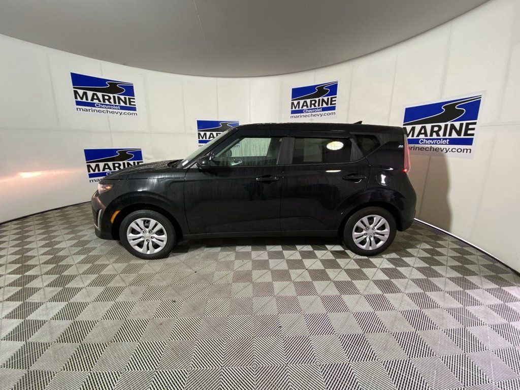 Used 2024 Kia Soul LX FWD image 13