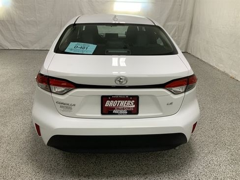 Used 2025 Toyota Corolla LE FWD image 6
