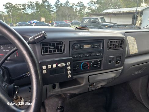Used 2003 Ford F550 4x4 Regular Cab Super Duty image 13