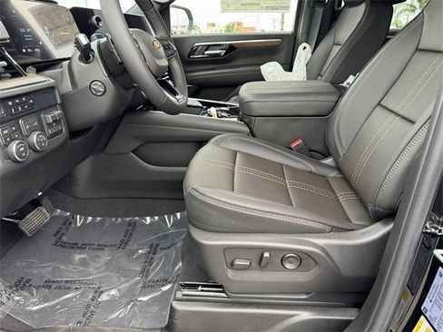 Used 2025 Chevrolet Tahoe High Country image 15