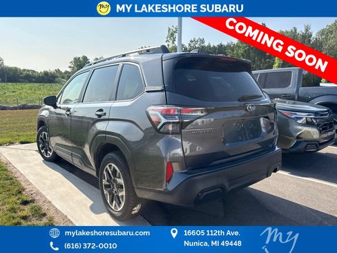 Used 2025 Subaru Forester Premium AWD/4WD image 5