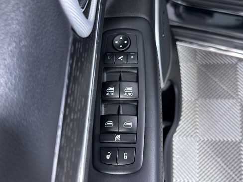 Used 2020 Jeep Grand Cherokee Summit AWD/4WD image 27